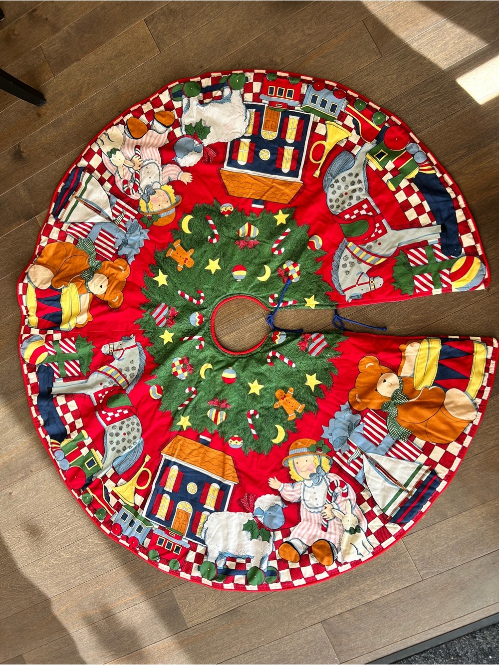 Vintage Holiday Tree Skirt